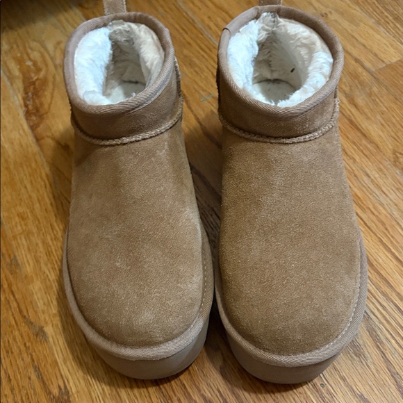 UGG Brown Platform Winter Boots - Picture 5 of 13